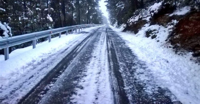 La nieve obliga al uso de cadenas en seis carreteras de la Comunitat Valenciana