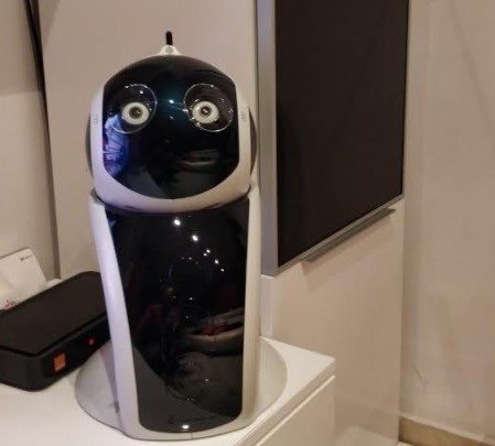 Un robot dotado de inteligencia artificial presentará el Torneo de Debate Pre Universitario de ESIC
