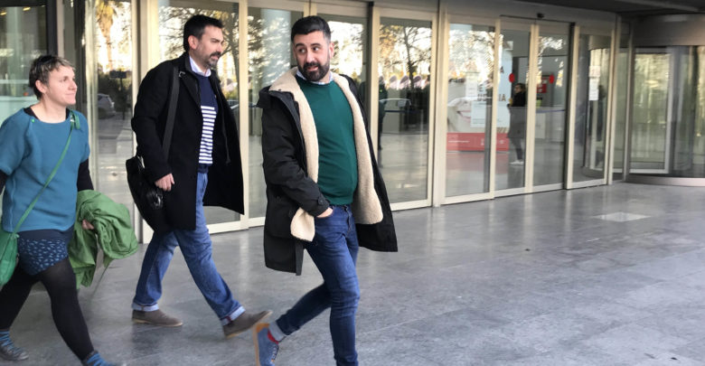 El concejal Pere Fuset sale de la Ciudad de la Justicia tras declarar por el acc
