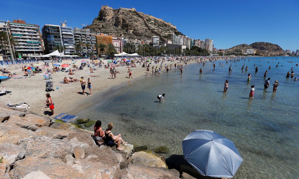 Fallece Ahogado Un Hombre De A Os En La Playa De El Postiguet