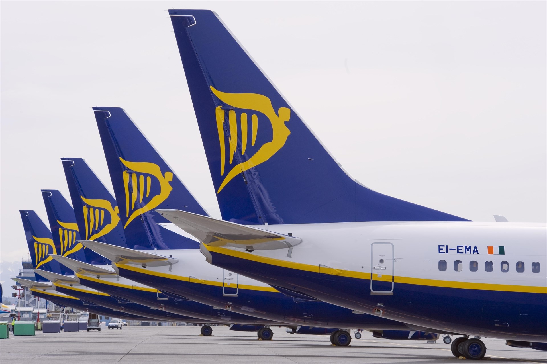 La UCCV crea un para reclamar por el cobro de las maletas de mano en Ryanair - OFFICIAL PRESS