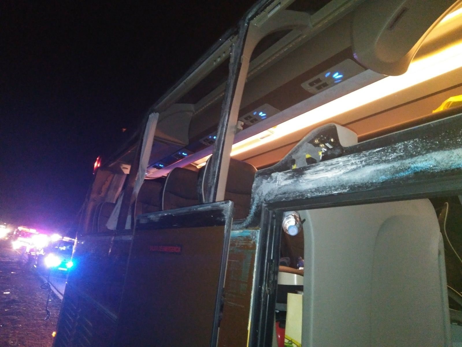 Varios heridos en un accidente entre un autobús y un camión en la A3 en Villagordo