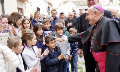 GALERÍA | Benavites recibe al arzobispo Enrique Benavent