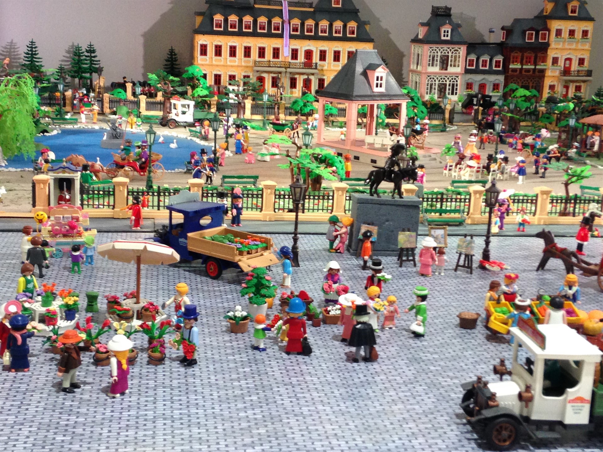 Excepcional Acostado calidad Se abre la exposición de Playmobil con más de 10.000 clicks en València -  OFFICIAL PRESS