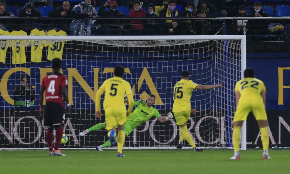 El Villarreal se lleva un plácido triunfo ante un inofensivo Valencia ...