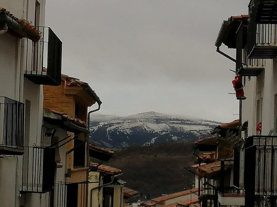 Llega la nieve a las montañas de Morella, con la cota en descenso hasta 800600 m OFFICIAL PRESS Llega la nieve a las montañas de Morella, con la cota en descenso hasta 800600 m OFFICIAL PRESS