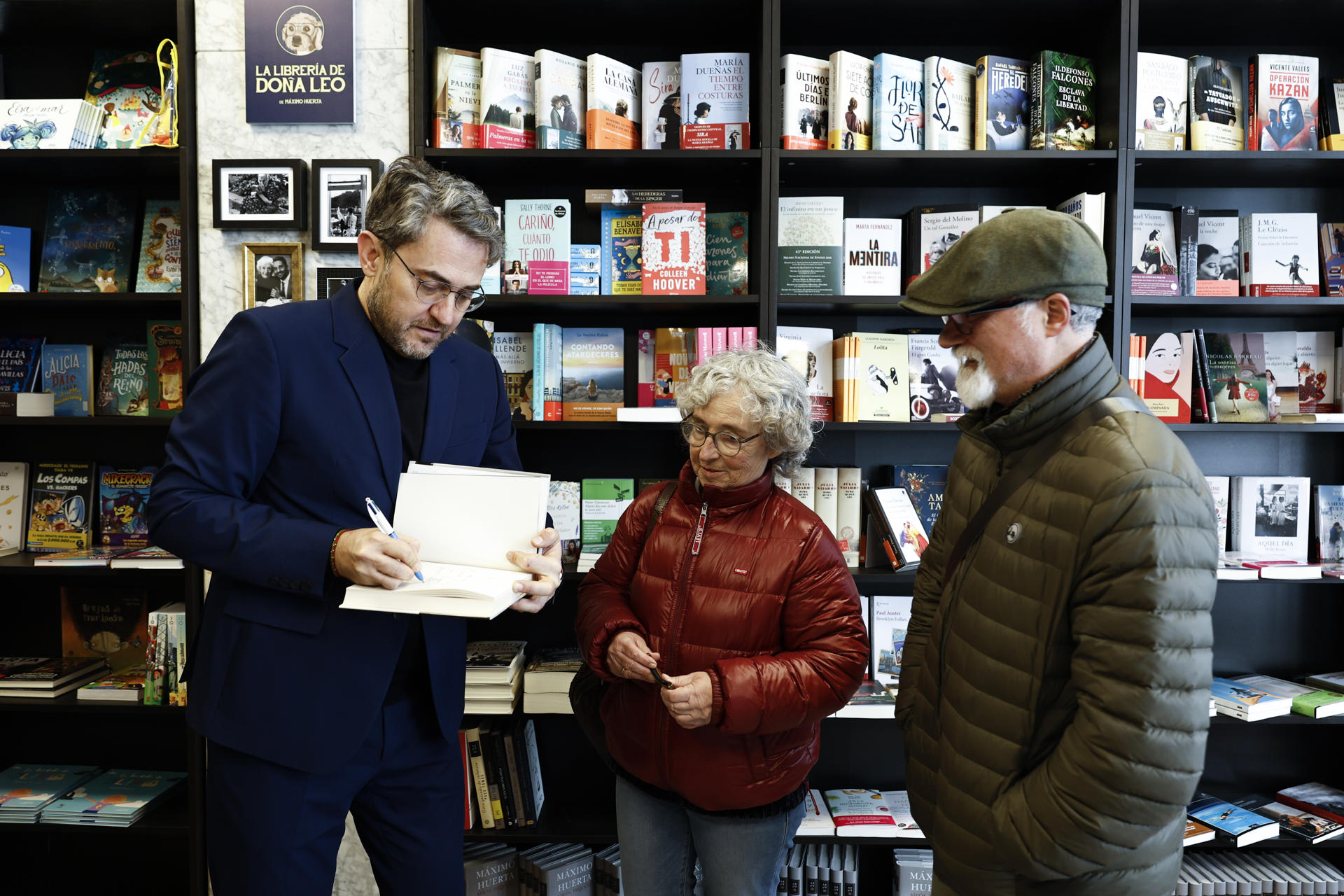 Máximo Huerta inaugura su librería en Buñol, su "refugio" de "vida lenta"