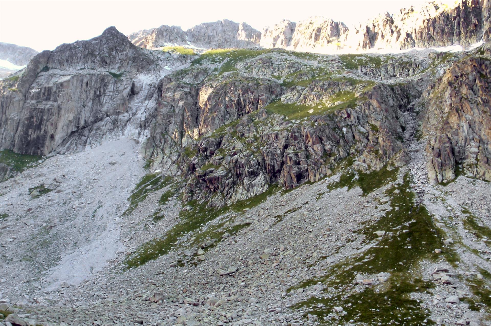 Muere una montañera valenciana al precipitarse desde el Pico Rusell en Huesca