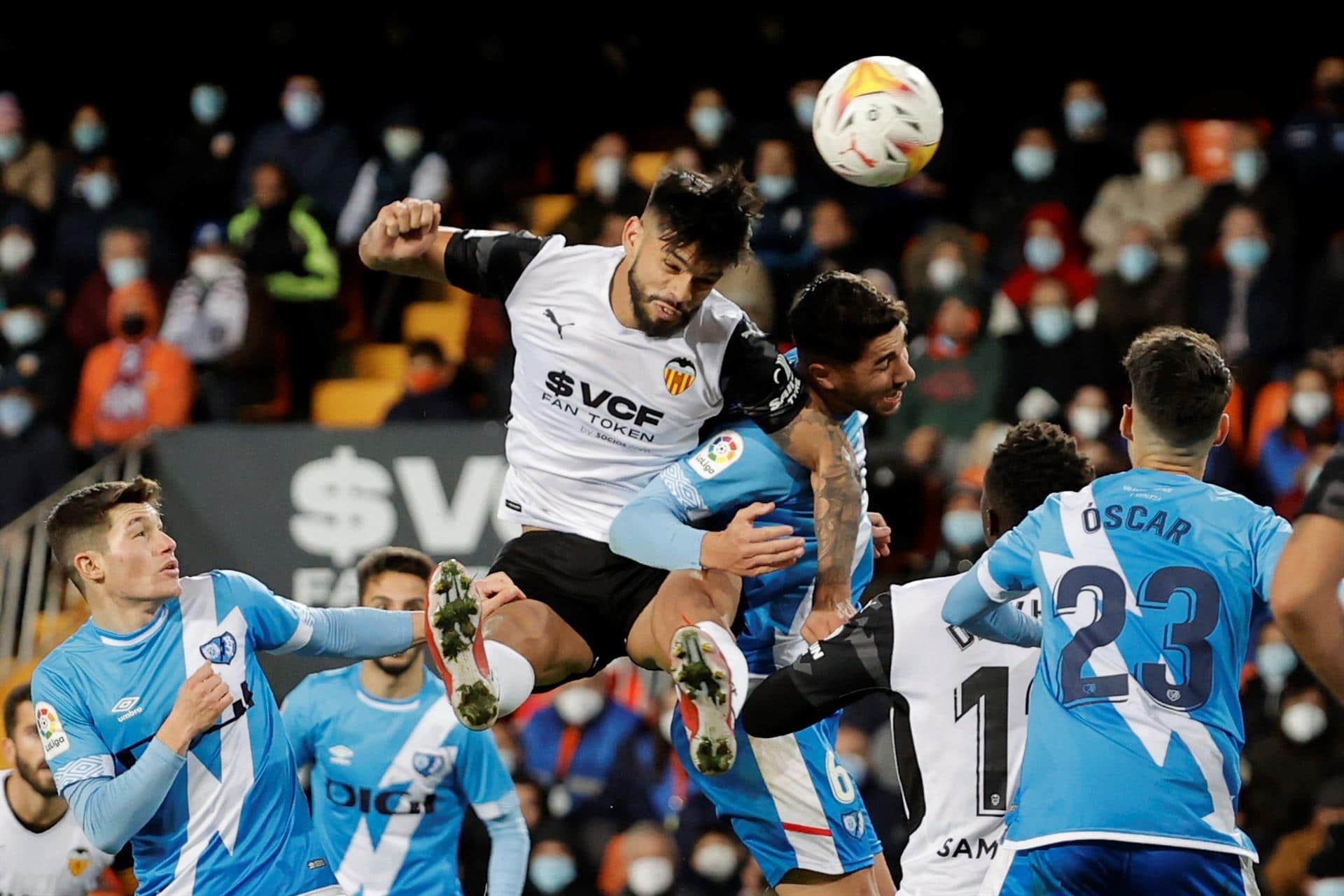 El Valencia puso las oportunidades y el Rayo Vallecano el juego (1-1)