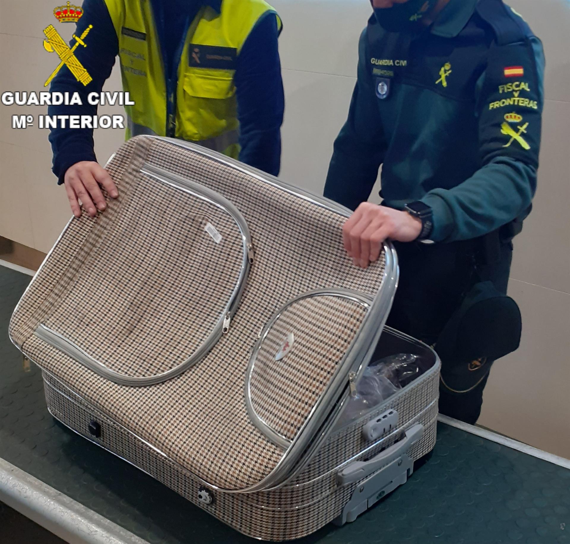 A prisión tras ser sorprendido con 5 kg de cocaína en el aeropuerto de València