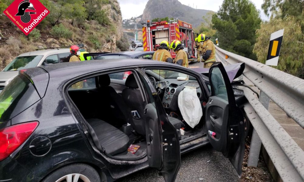 Cinco heridos tras chocar dos coches en la N-332 a la altura de Altea ...