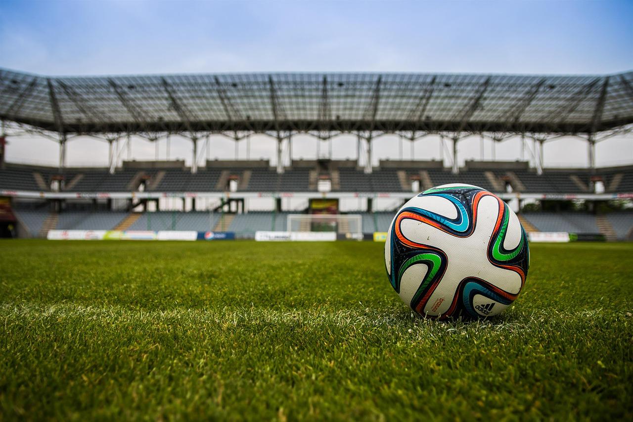 Los futbolistas del Acero denuncian impagos de dos meses y la dejación total del club