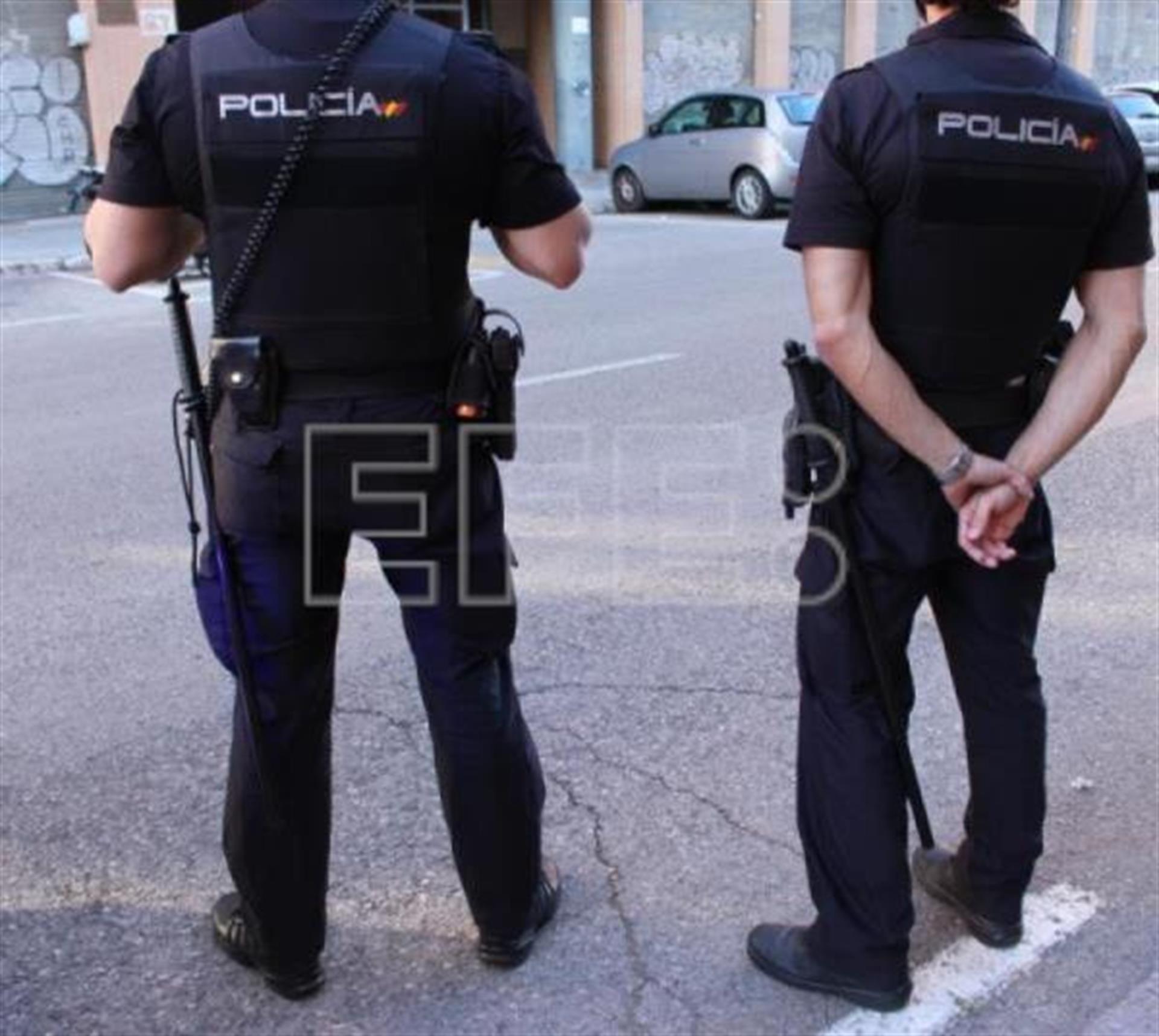 Detenidos dos hombres por lanzar a una mujer desde una ventana en València