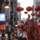 La comunidad china de València festeja su Año Nuevo con una gran cabalgata por el centro de la ciudad