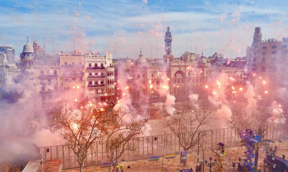 Castillo y mascletà del 9 d'Octubre
