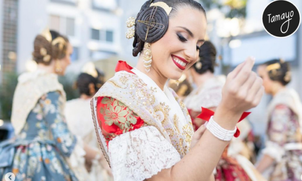 traje rojo Imperium María Estela Arlandis