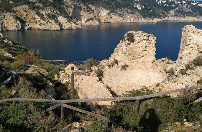 Senderista castillo Javea muerte