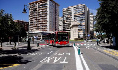 Turistas olvidan a sus hijos en el autobús