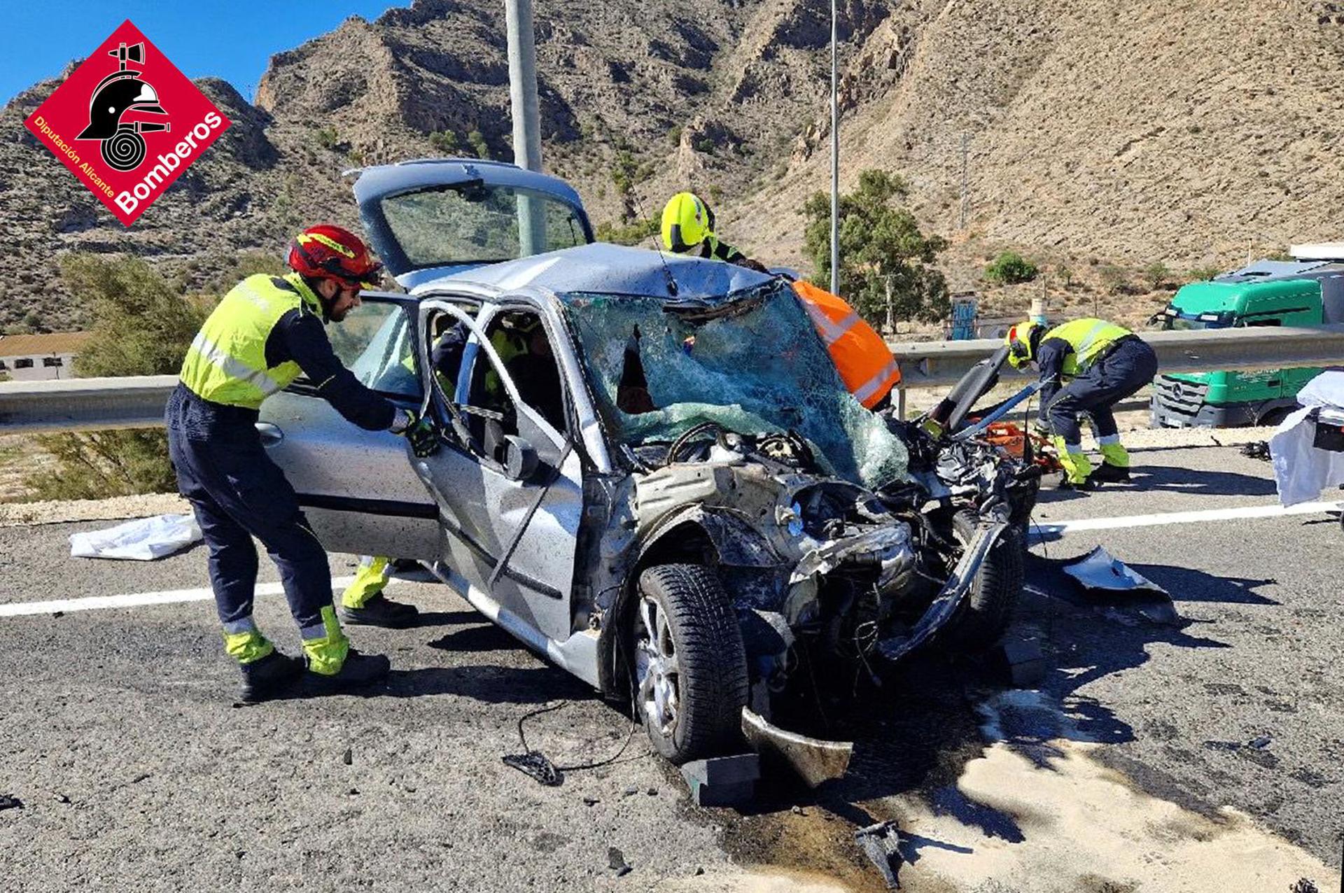 Muere choque frontal camión CV-930 Orihuela