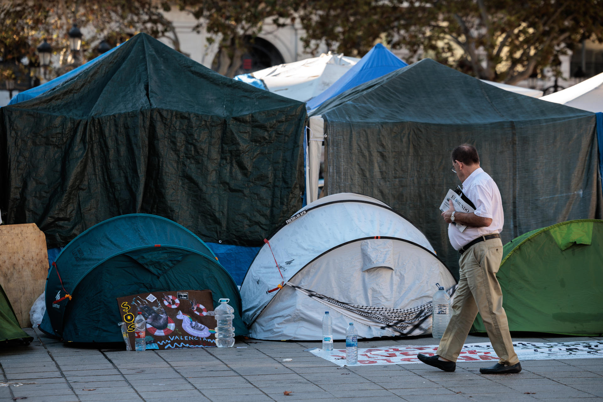 acampada València plaza del Ayuntamiento