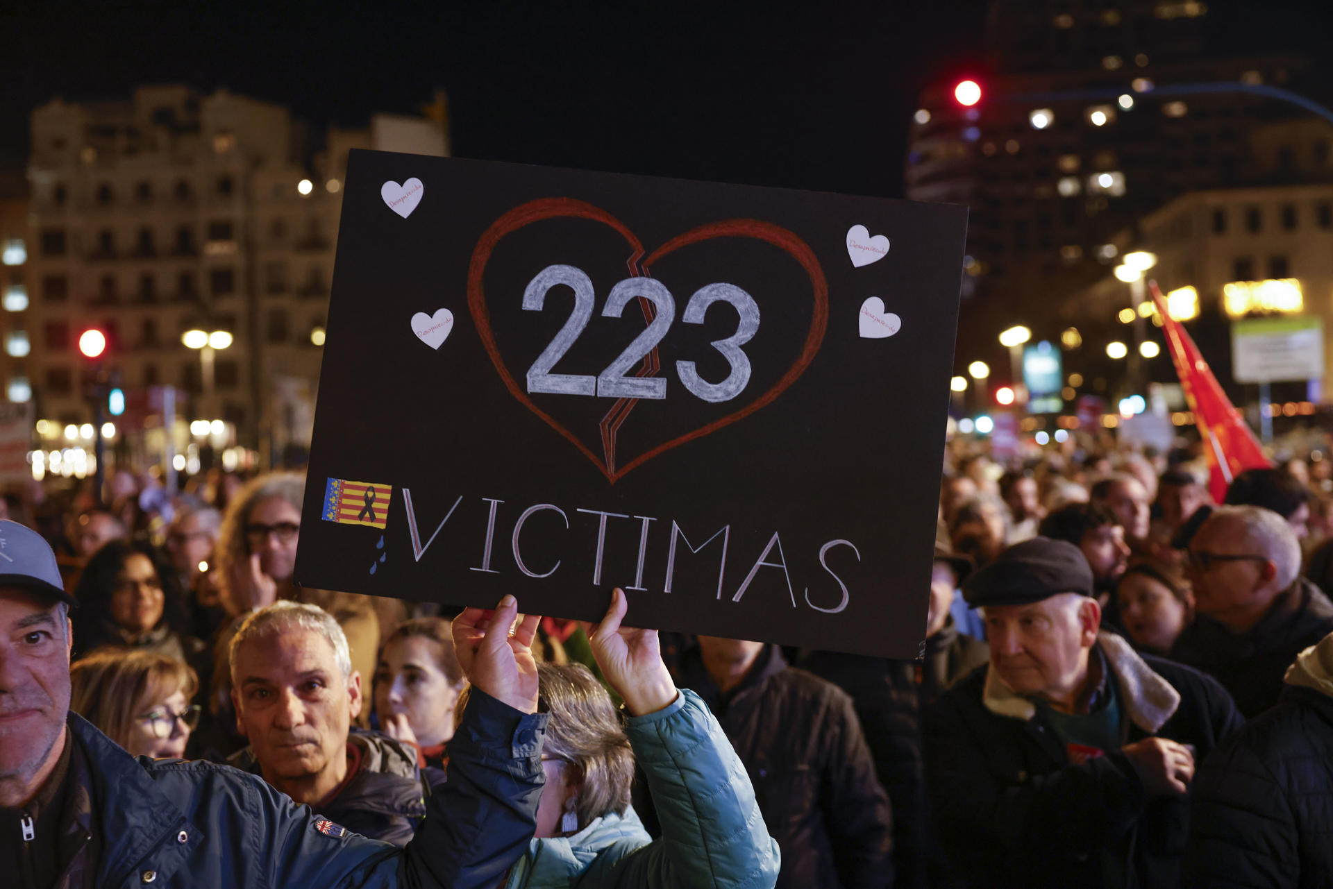 Una tercera manifestación en Valencia pide la dimisión de Mazón