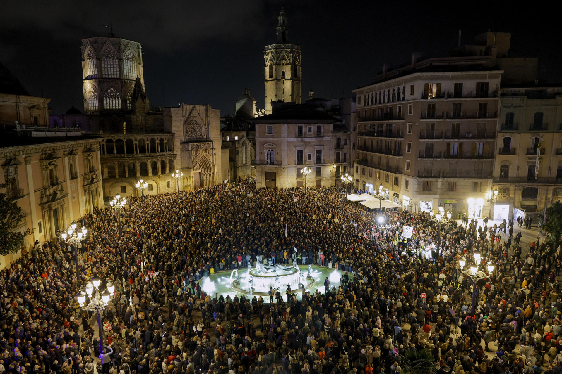 manifestación dimisión Mazón