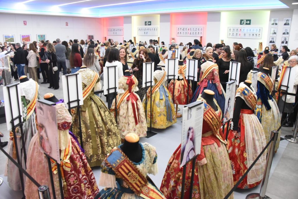 Exposición trajes Falleras Mayores Valencia en Convento