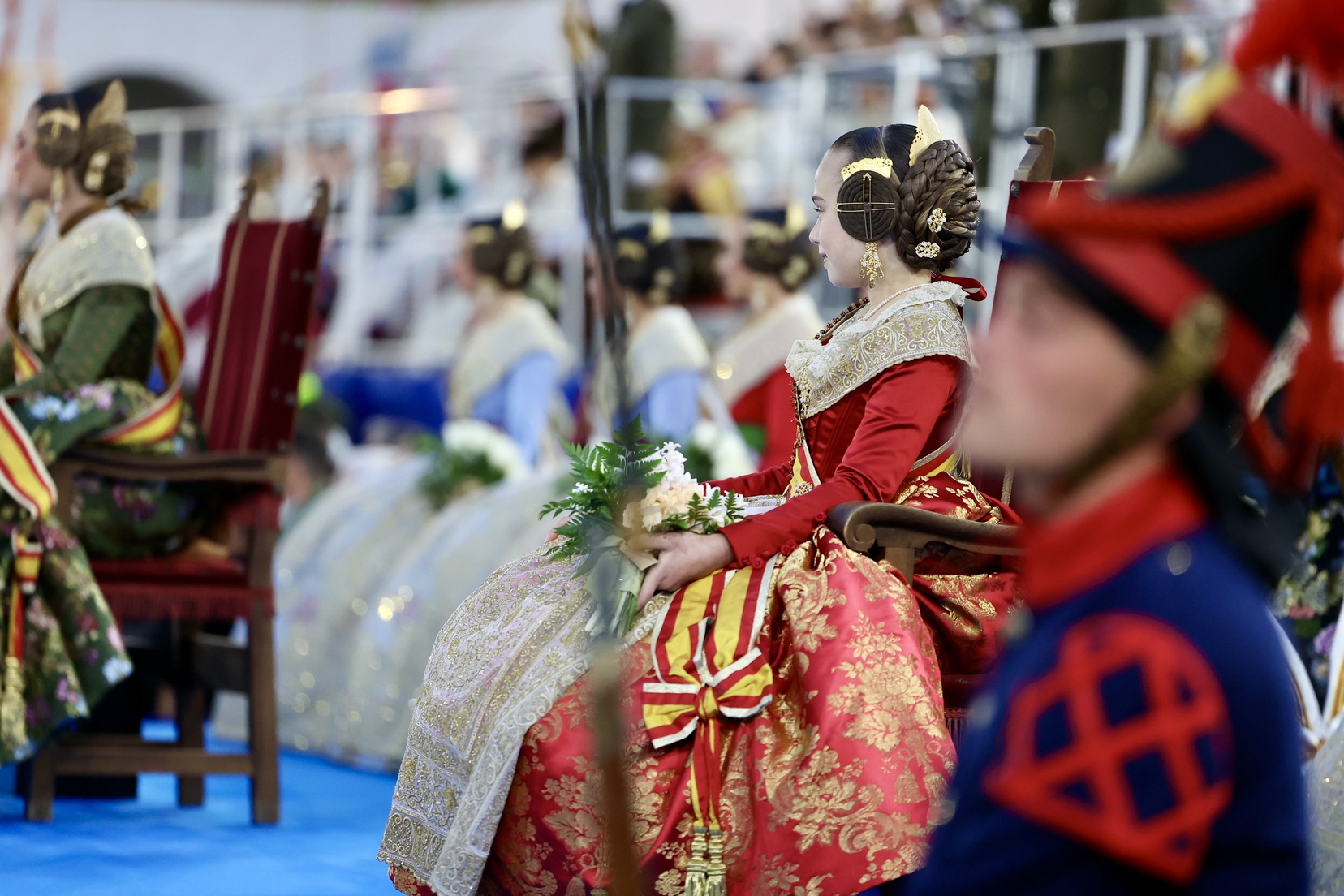 Lucía García traje Fuerzas Armadas