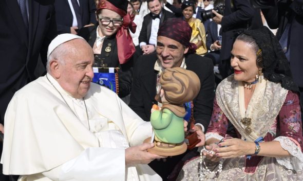 falla papa Francisco ninot San José