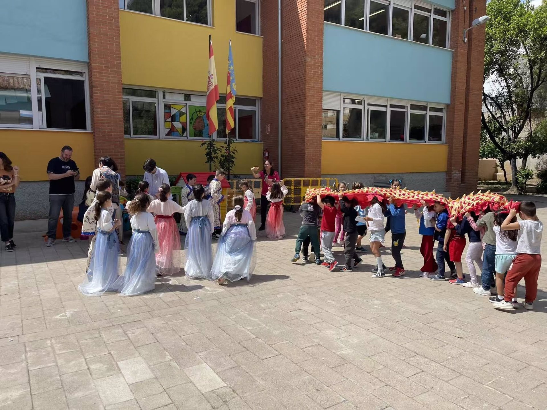 300 osos peluche colegio afectado por la DANA