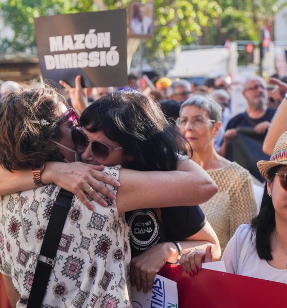 manifestación dimisión Mazón