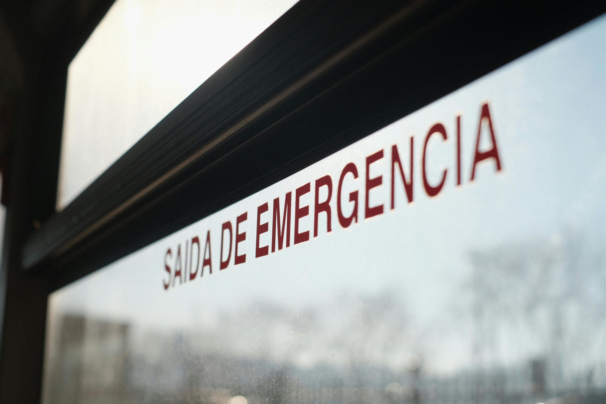 Varios alumnos encuentran un cadáver dentro del autobús escolar