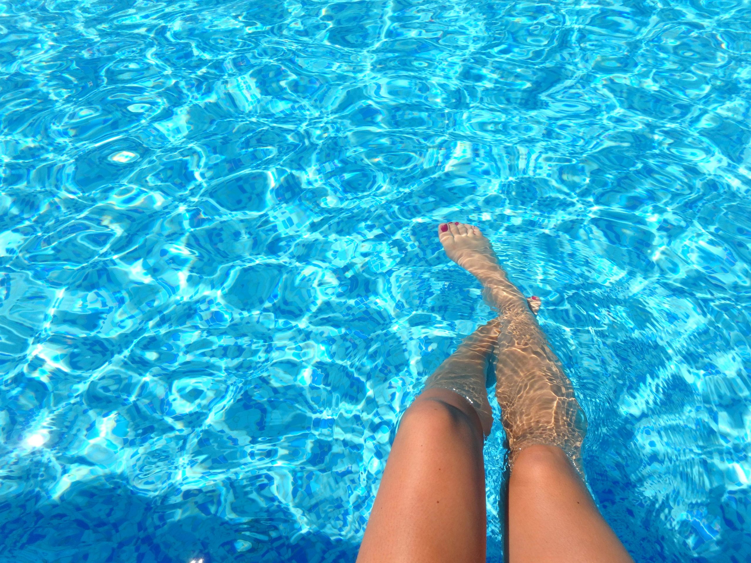Cómo limpiar y mantener una piscina: guía paso a paso