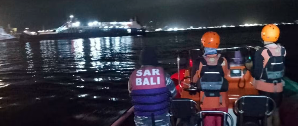 Naufragio de un ferry en Bali