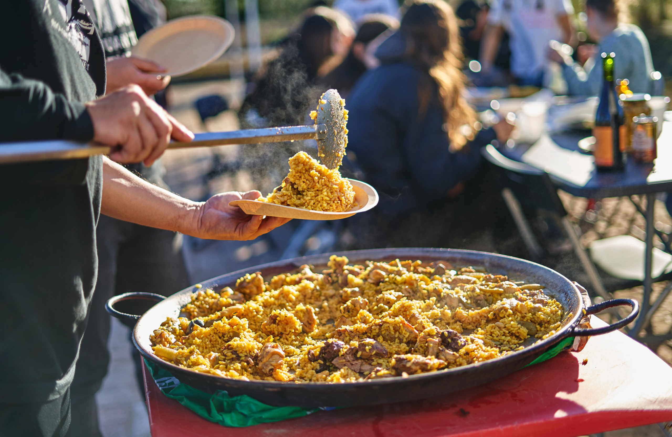 Descubre dónde comer la mejor paella valenciana en Valencia