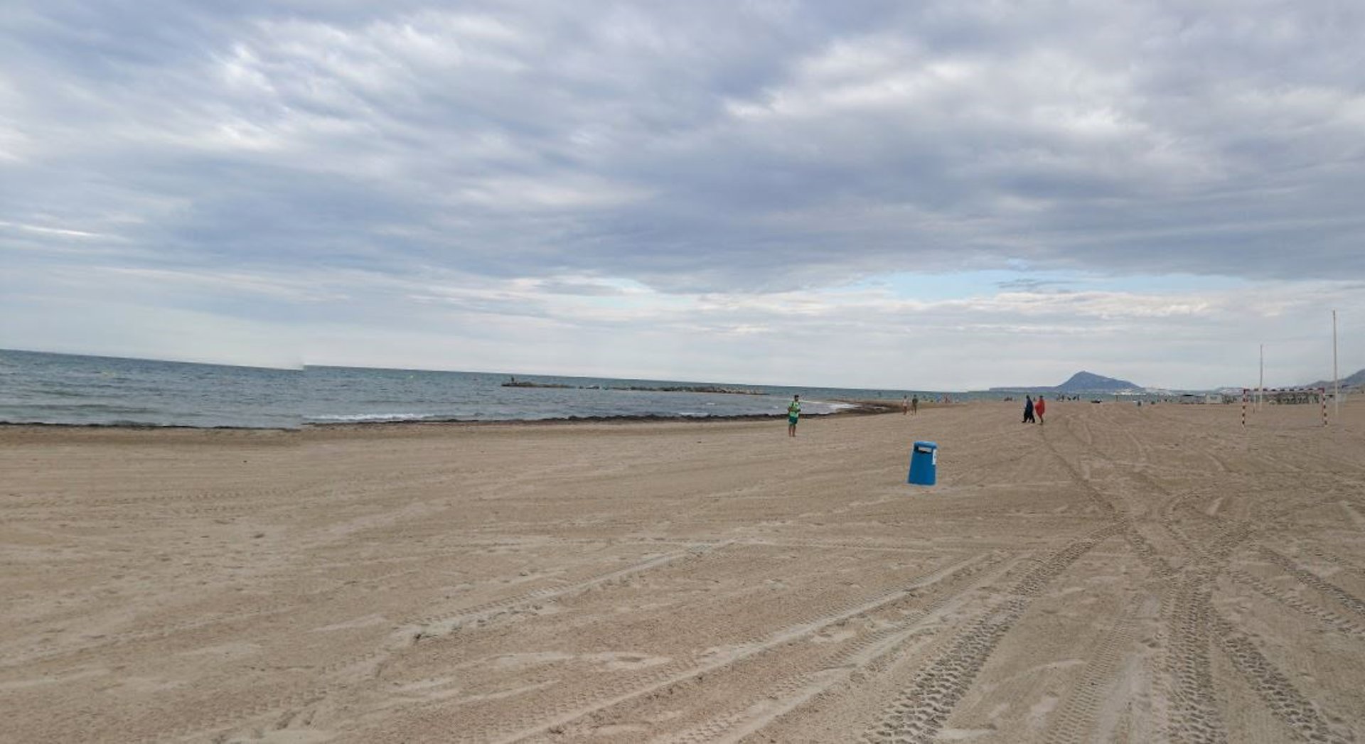Cierran playas Oliva