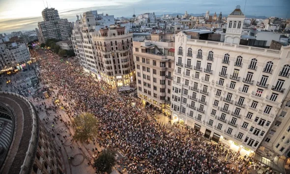 manifestación dimisión Mazón