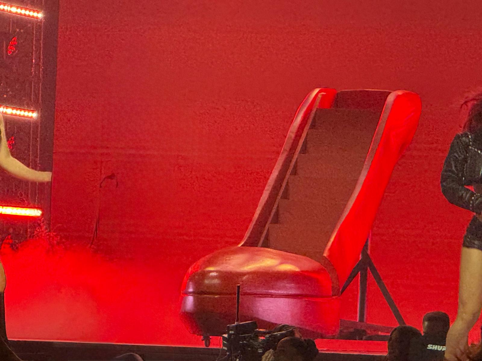 Manolo Algarra arte fallero LOS40 Music Awards zapato Emilia