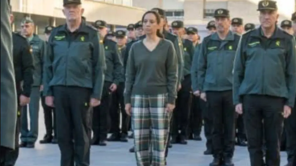 directora general guardia civil pijama