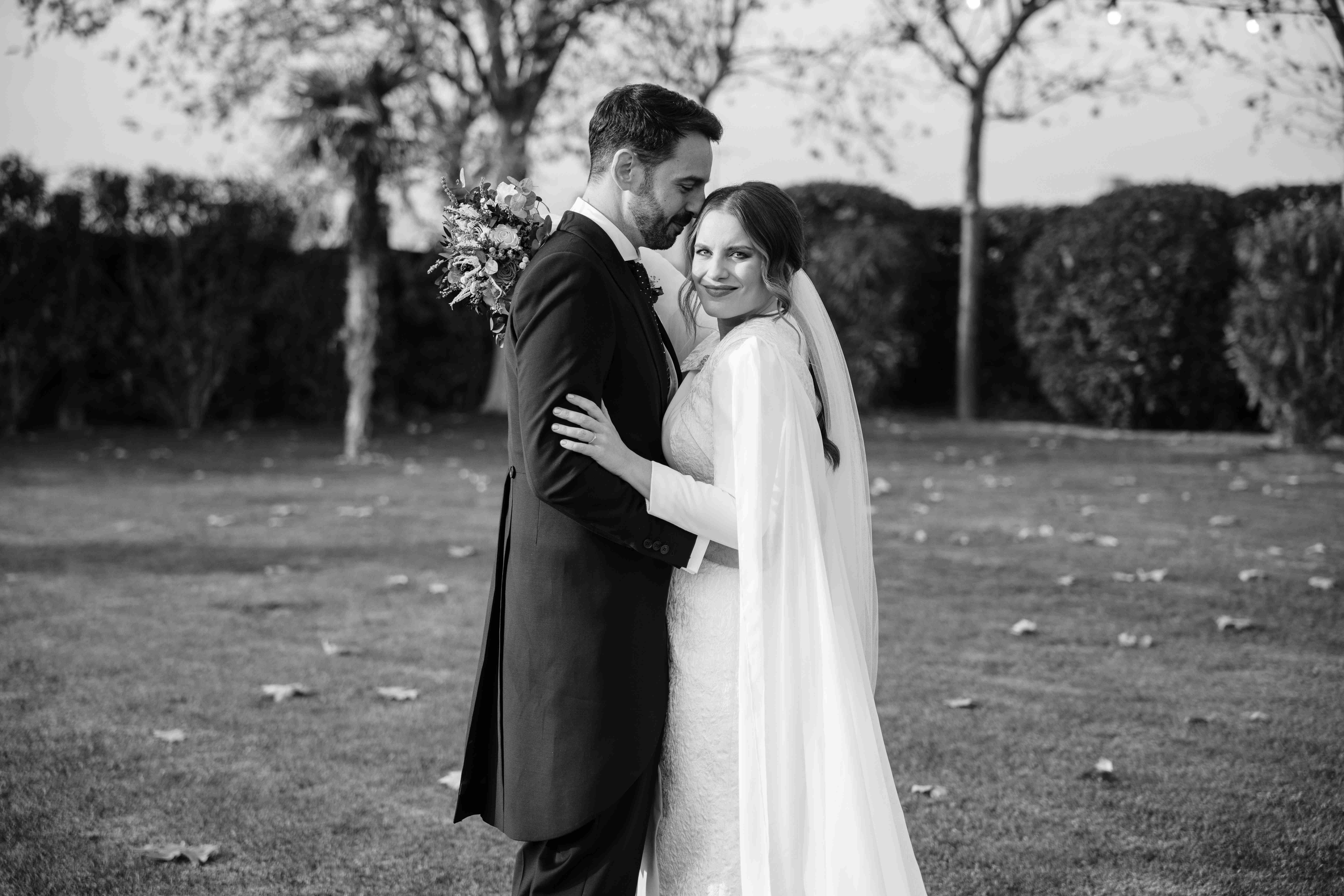 Raquel, hija de Pepe Herrero, y Ángel: una boda fallera y llena de arte en Madrid