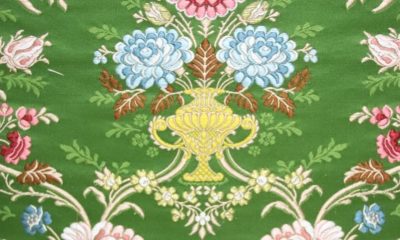 Marta Mercader rinde homenaje a su familia en La Crida con un tejido inspirado en un espolín antiguo