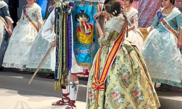 Marta Mercader estrena el traje “Roqueta”