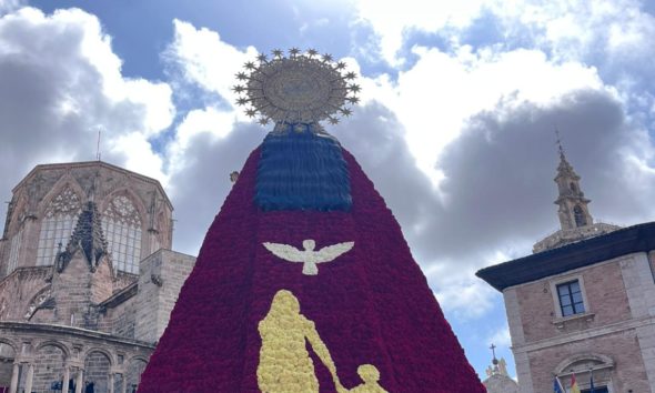 Hasta cuándo ver manto Virgen Fallas