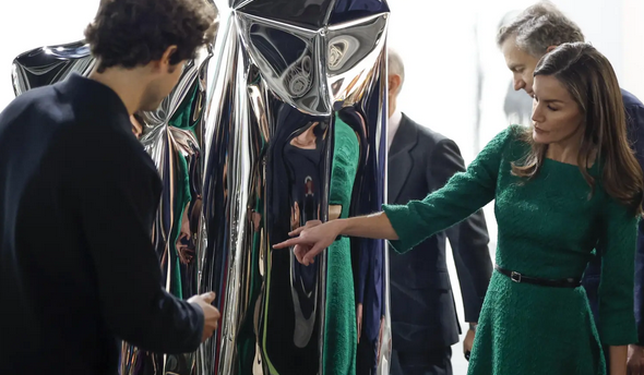 look de la reina Letizia en ARCOmadrid