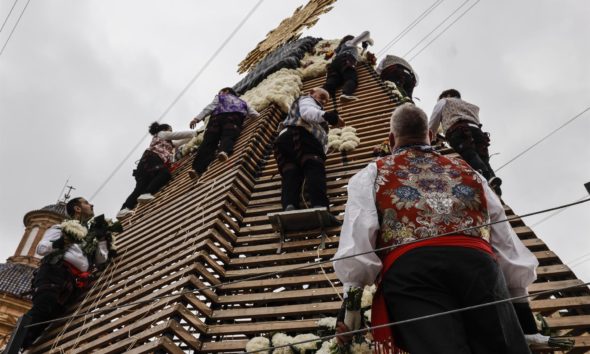 manto floral de la Virgen para la Ofrenda 2026