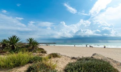 Cerradas playas Medicalia y Puig-Val por vertido aguas fecales
