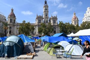 acampada Ayuntamiento Valencia vivienda