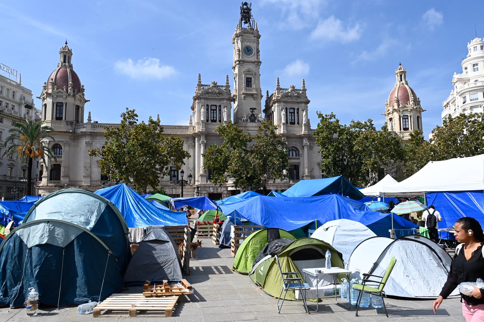 acampada Ayuntamiento Valencia vivienda