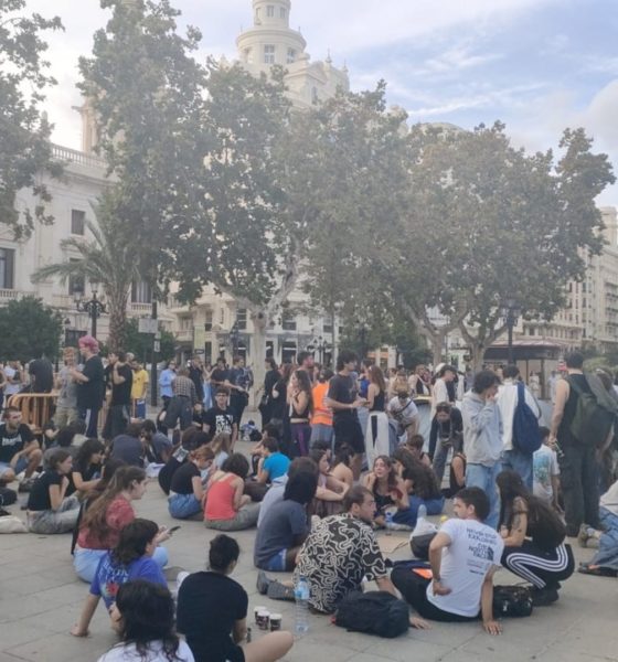 acampada Ayuntamiento Valencia vivienda